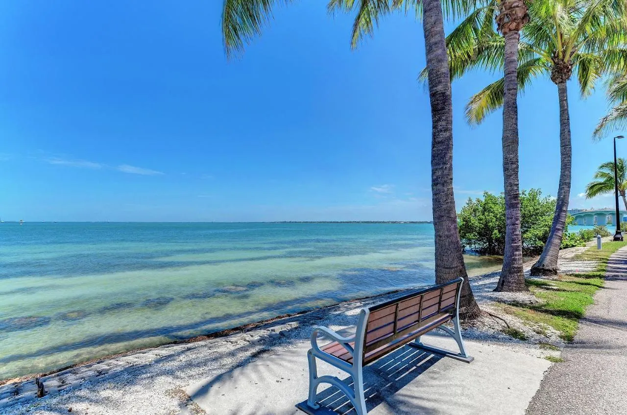 Apartment Cedars House-pet Friendly-2 Minute To The