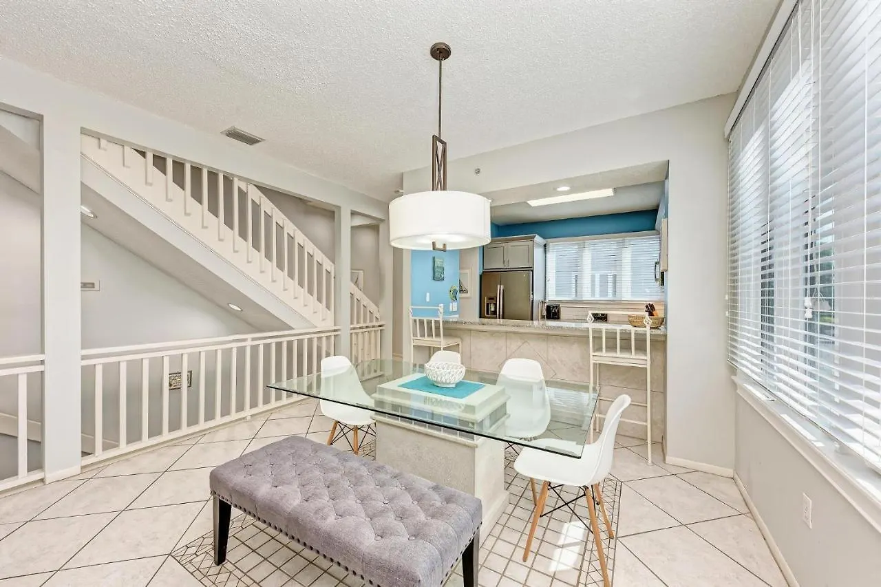 Cedars House-pet Friendly-2 Minute To The Apartment *
