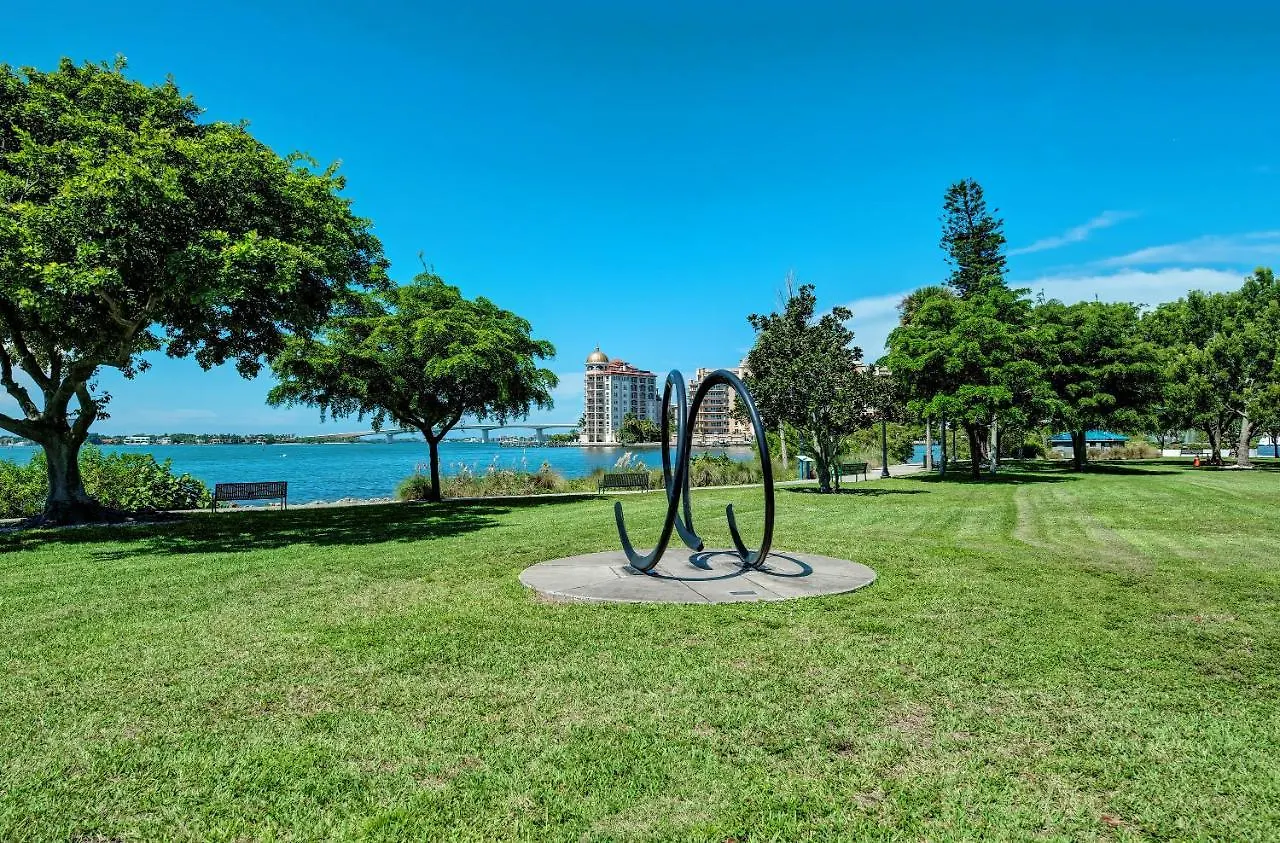 Cedars House-pet Friendly-2 Minute To The Longboat Key