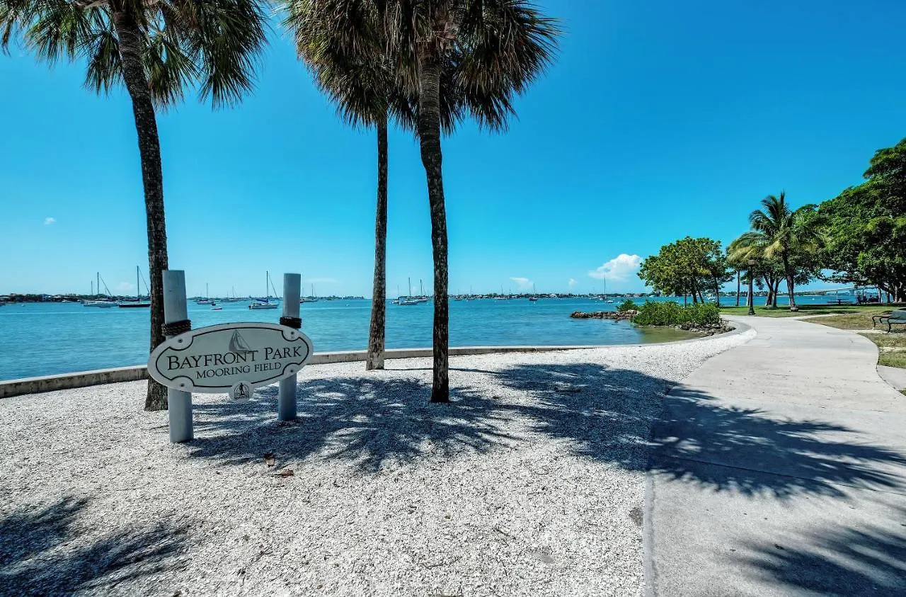 Cedars House-pet Friendly-2 Minute To The Apartment