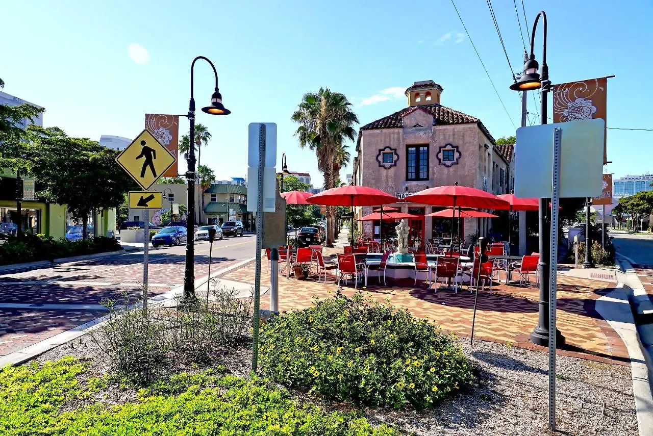 Cedars House-pet Friendly-2 Minute To The *