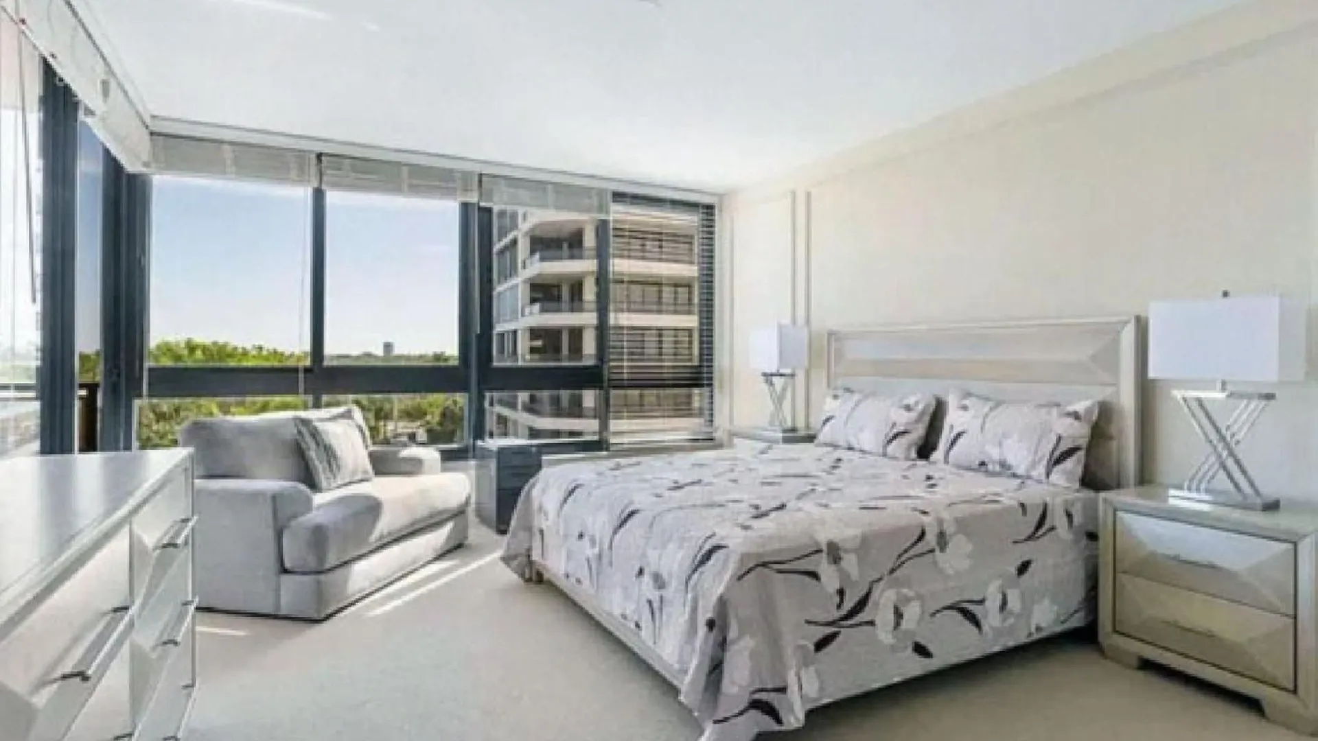 Beachfront With Beautiful Views On Apartment