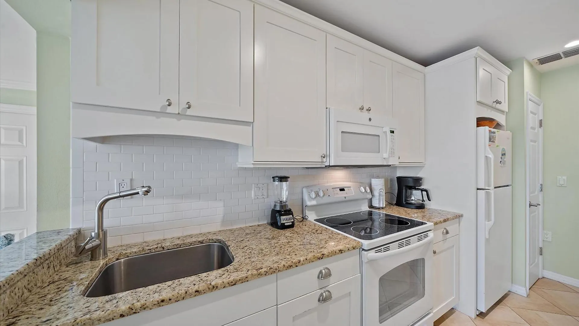 Apartment Hermanas 4 *