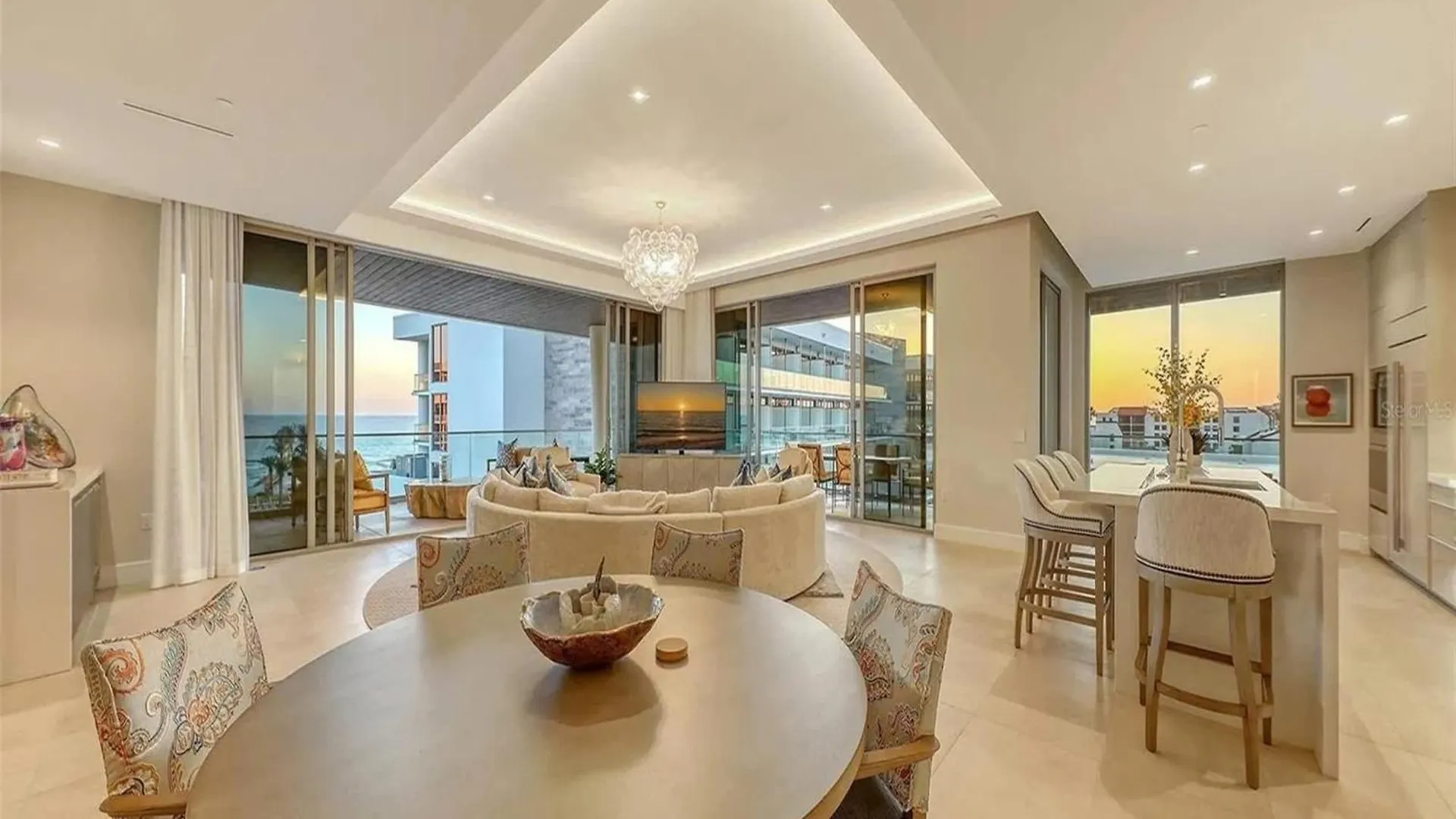 Beautiful Corner With Gulf And Bay Views Appartamento *