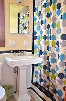 Rolling Waves Beach Cottages Ξενοδοχείο 3*
