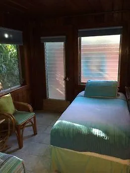 Rolling Waves Beach Cottages Ξενοδοχείο